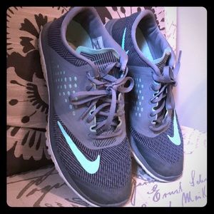 Nike tennis shoes